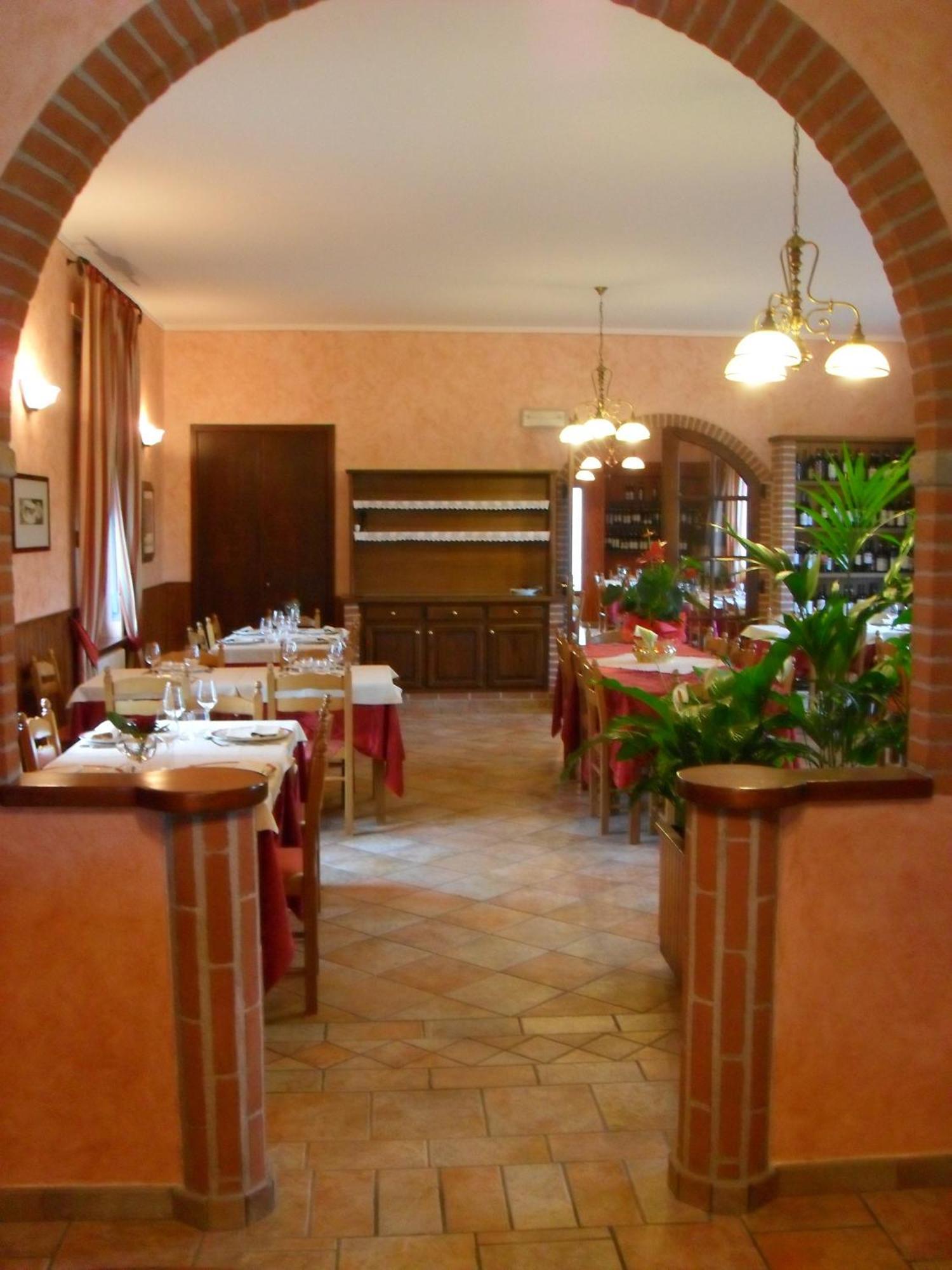 Ristorante Albergo Da Maurizio 크라반자나 외부 사진
