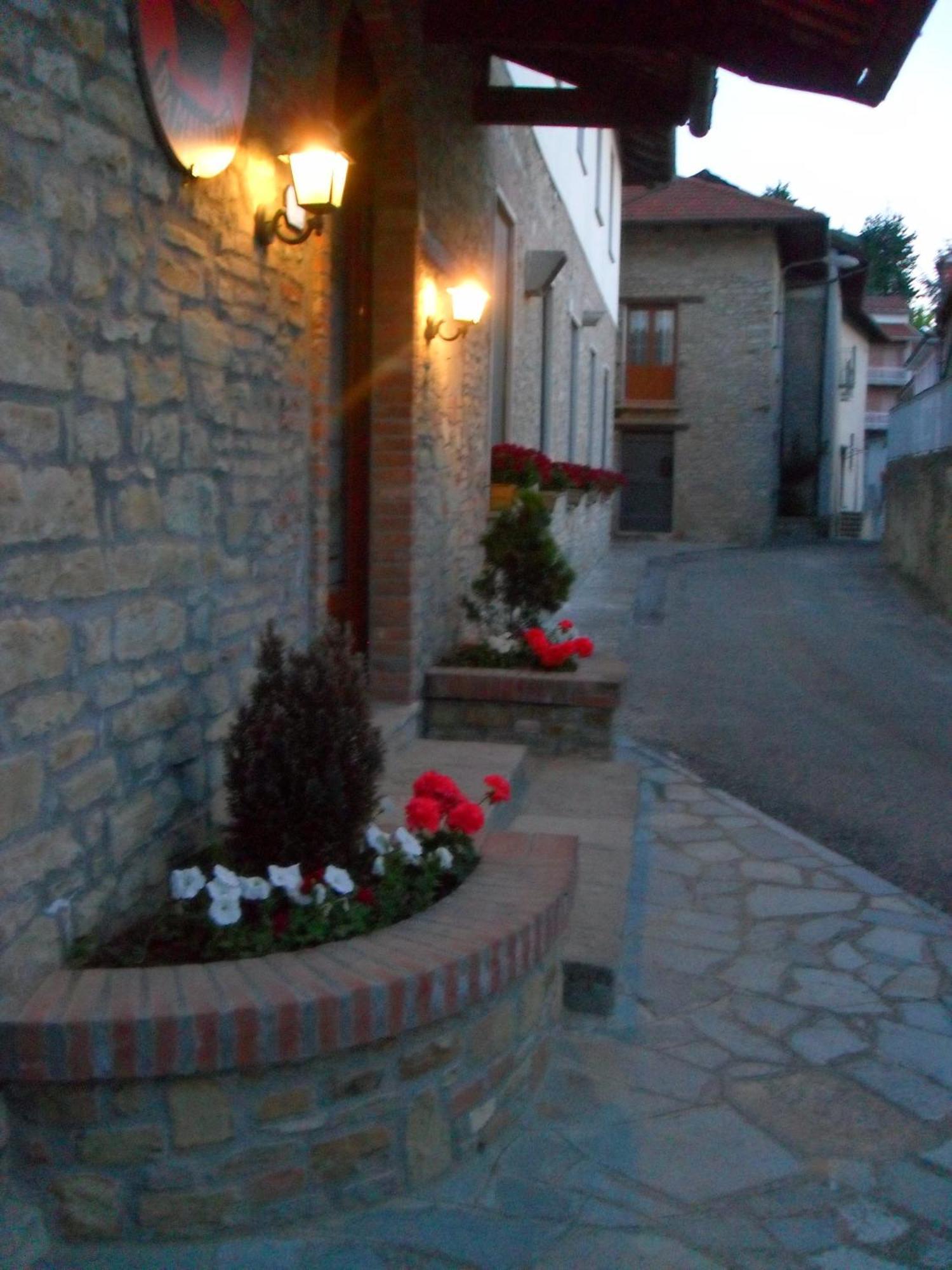 Ristorante Albergo Da Maurizio 크라반자나 외부 사진