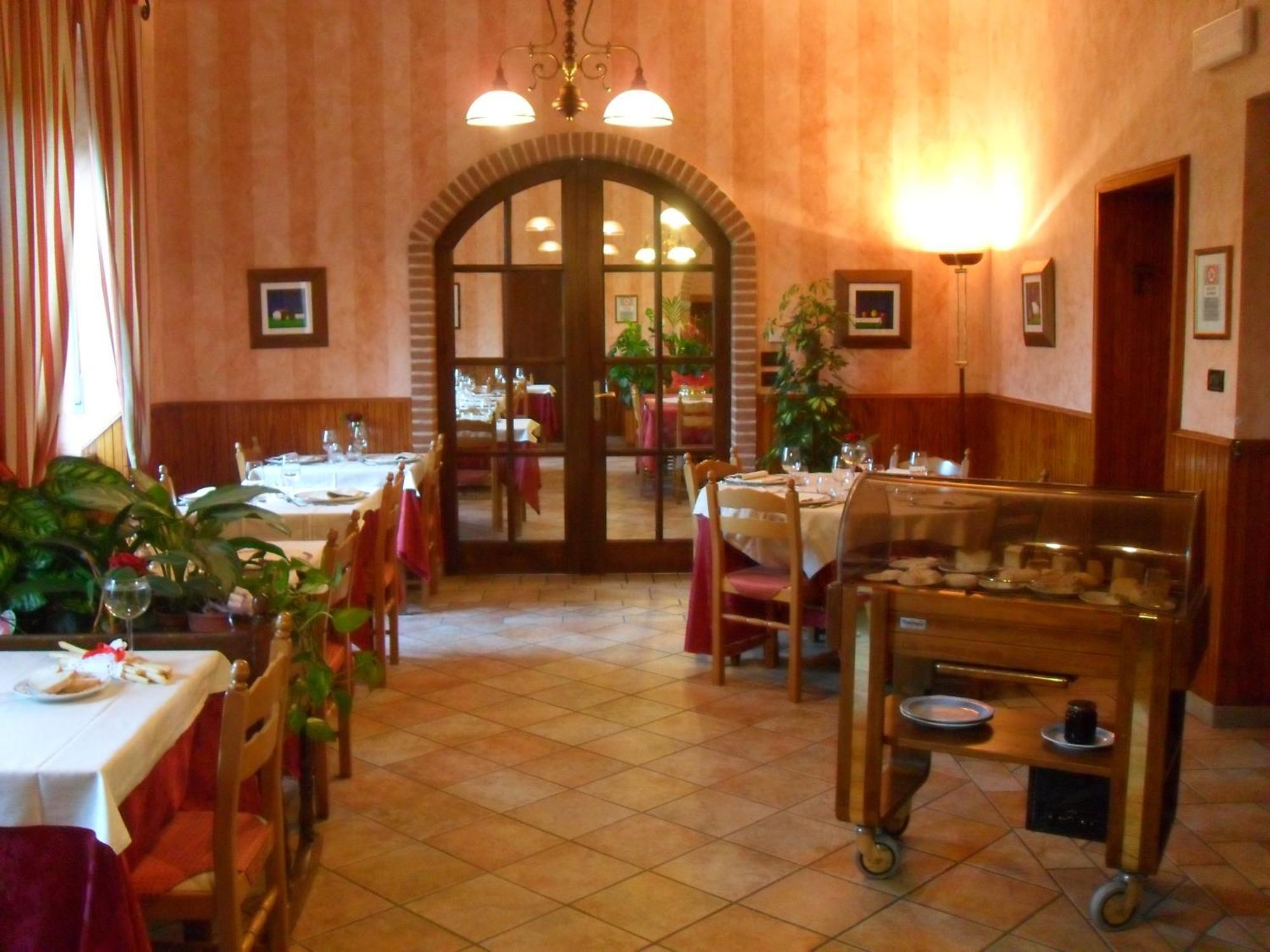 Ristorante Albergo Da Maurizio 크라반자나 외부 사진