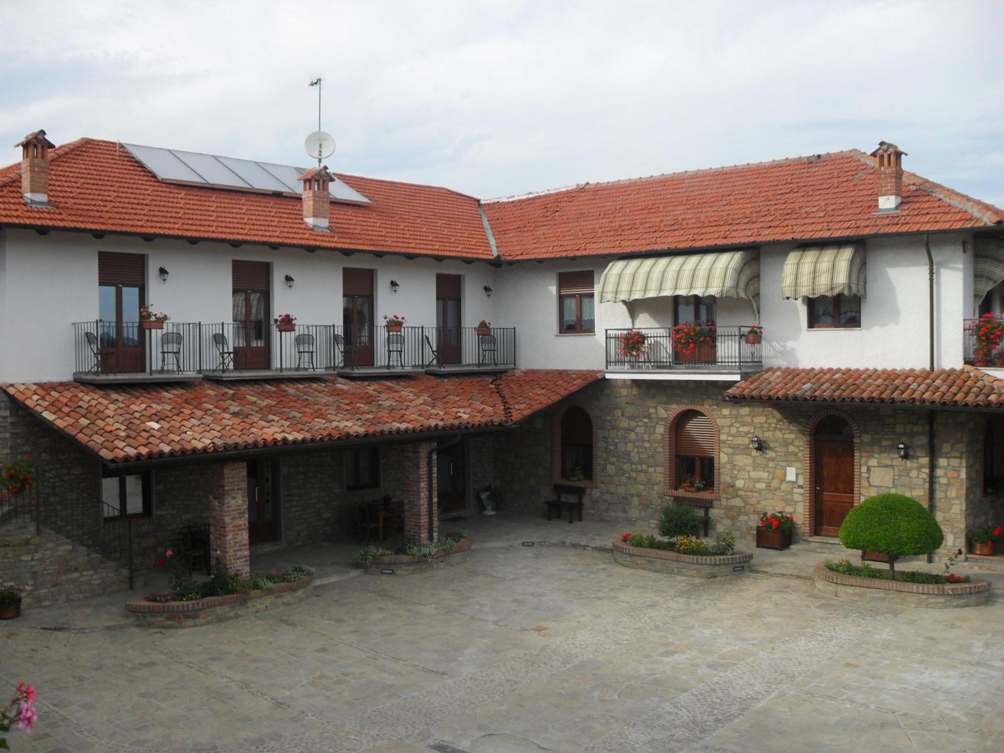 Ristorante Albergo Da Maurizio 크라반자나 외부 사진