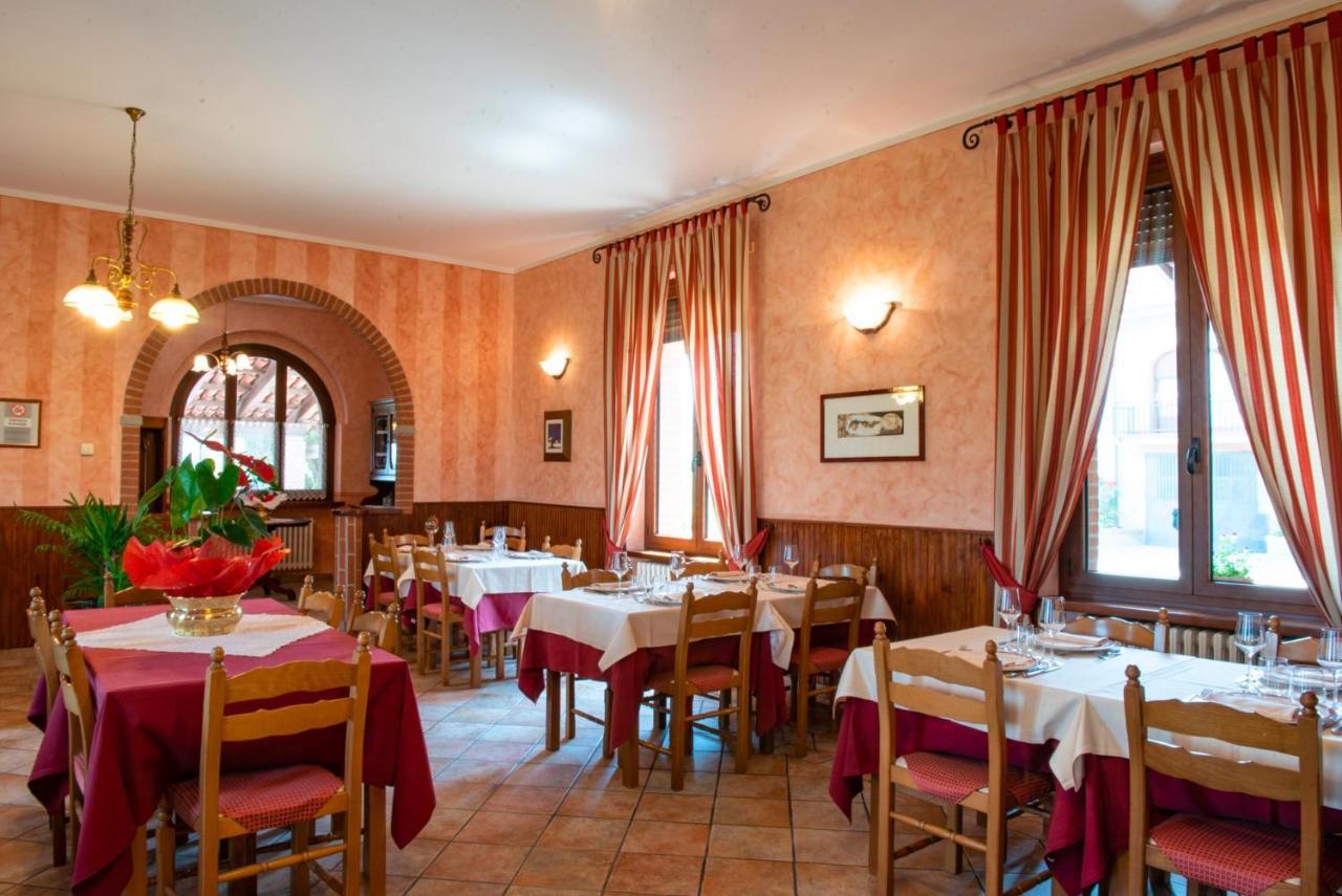 Ristorante Albergo Da Maurizio 크라반자나 외부 사진